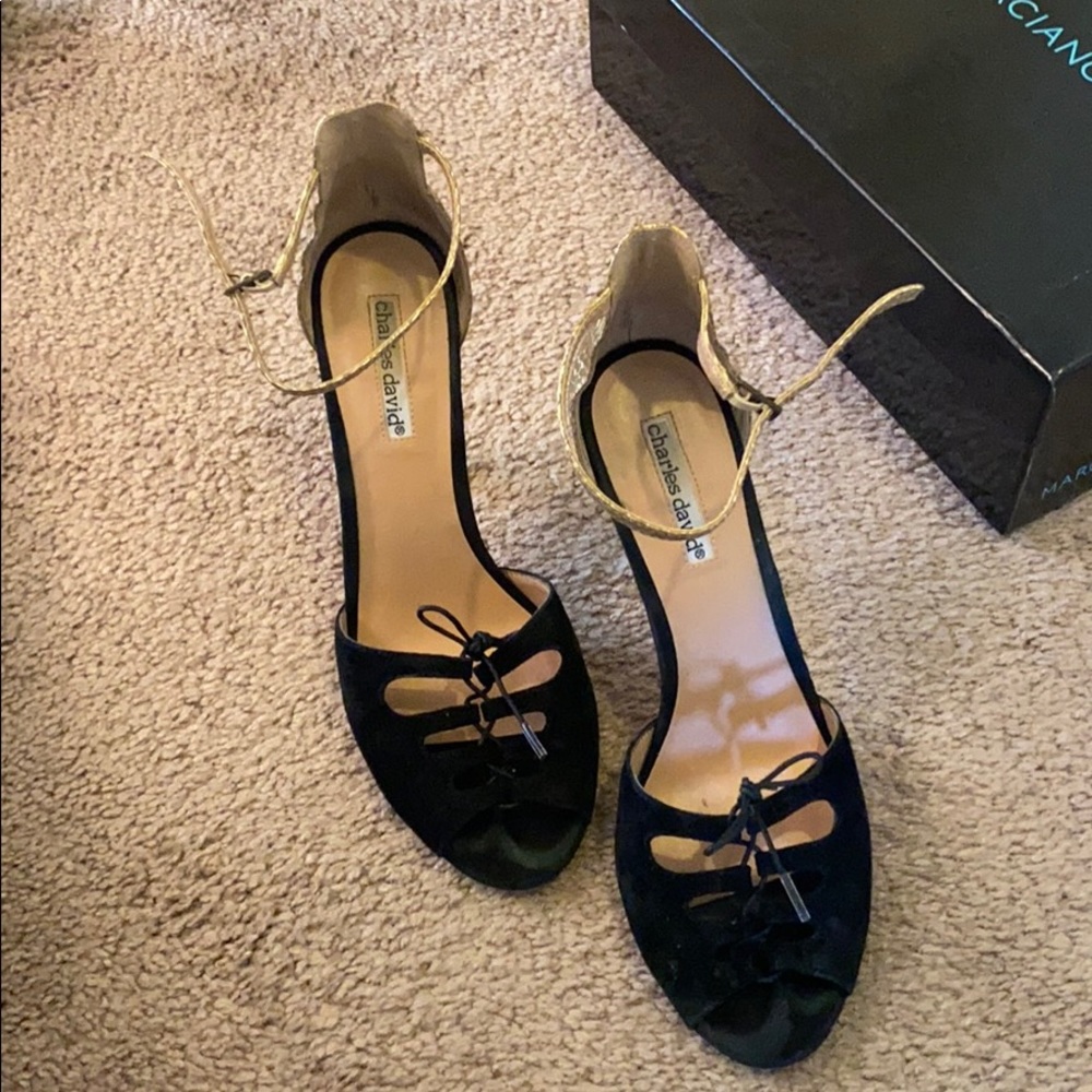 Heels - Picture 3 of 3